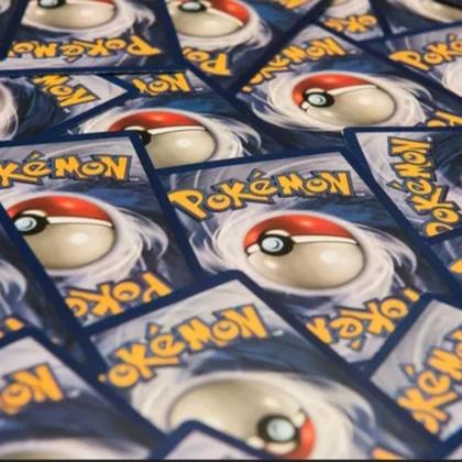 Imagem de Lote 50 Cartas Pokémon Originais com 2 Foil Brilhantes