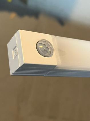 Imagem de Luminária Barra Led C/ Sensor Presença Spot Armários Quarto