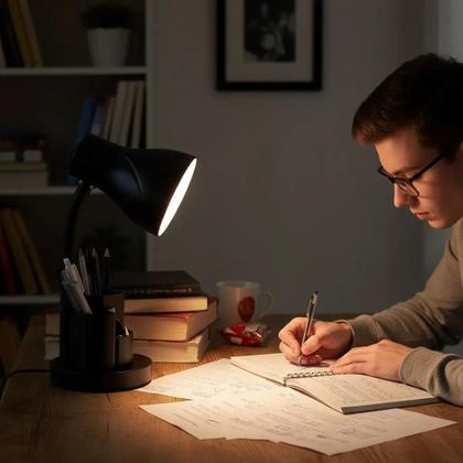 Imagem de Luminaria de Mesa Articulada Luz Direcionada Escritorio Estudo Porta Lapis Caneta Preta Bivolt