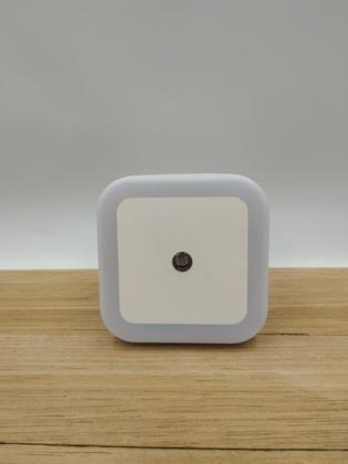 Imagem de Luminária LED Luz Noturna Com Sensor De Luminosidade Automático - Color Baby