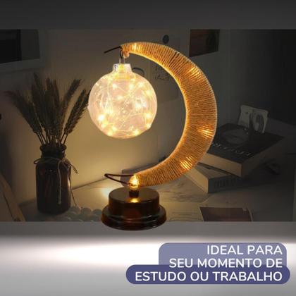 Imagem de Luminária Lua Crescente Decorativa com LED e Base Fixa