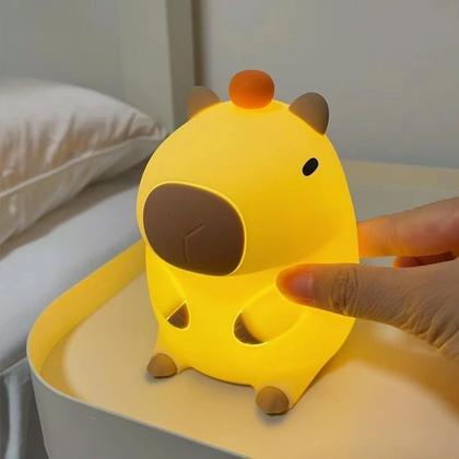 Imagem de Luminária Pequena Capivara Fofa Tipo de Bateria - Abajur Infantil