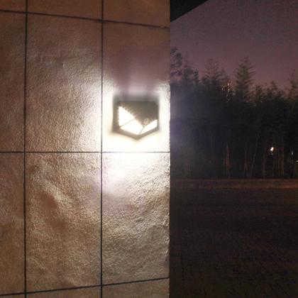 Imagem de Luminaria Solar 100 leds branco quente Sensor de Movimento Presença Kit 10 Uni 3 Funçoes Lampada Iluminaçao