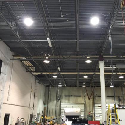 Imagem de Luminaria Solar Industrial Loja Empresa Comercio 150W Galpão Regulavel Quintal com Controle Remoto Sala de Estar Pendente Placa Solar High Bay