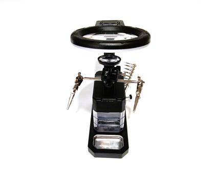 Imagem de lupa com garras jacaré 3 gavetas organizadoras lente com led e suporte ferro de solda