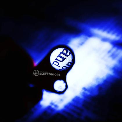 Imagem de Lupa Iluminação Led Branco E Uv Ampliação 25x25mm Potente Portátil 9889A