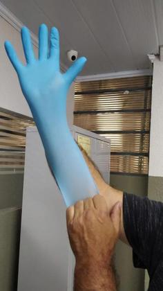 Imagem de Luva Nitrilica Super Safety Azul Para Procedimento Caixa Com 100 Unidades