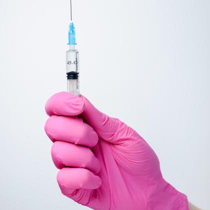 Imagem de Luva nitrilo rosa "p" sem pó c/100 - medix