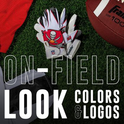Imagem de Luvas para receptores de futebol Franklin Sports Tampa Bay Buccaneers Youth NFL