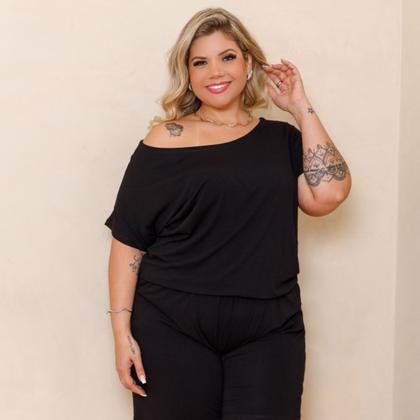 Imagem de Macacão Curto Feminino Ombro A Ombro Com Bolsos Plus Size