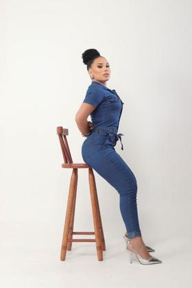 Imagem de Macacão feminino jeans lycra com cinto