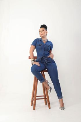 Imagem de Macacão feminino jeans lycra com cinto