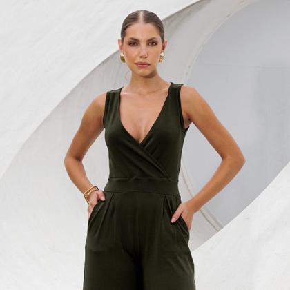 Imagem de Macacão Feminino Regata Em Malha Viscolycra Decote Transpassado