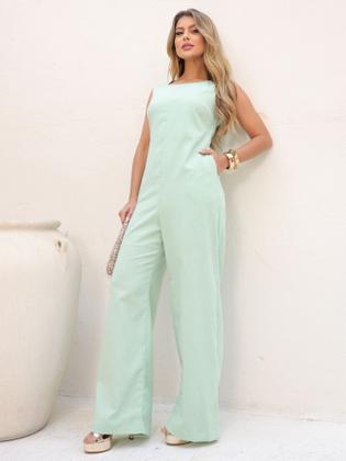 Imagem de Macacão Longo Feminino com Design Amplo e Bolsos Elegantes