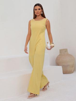 Imagem de Macacão Longo Feminino com Design Amplo e Bolsos Elegantes