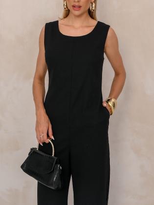 Imagem de Macacão Longo Feminino com Design Amplo e Bolsos Elegantes