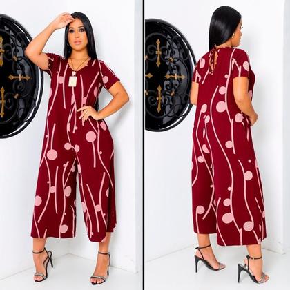 Imagem de Macacão Pantacourt Saruel Moda Feminino Estiloso com bolsos Macaquinho Soltinho Ótima qualidade e acabamento perfeito 