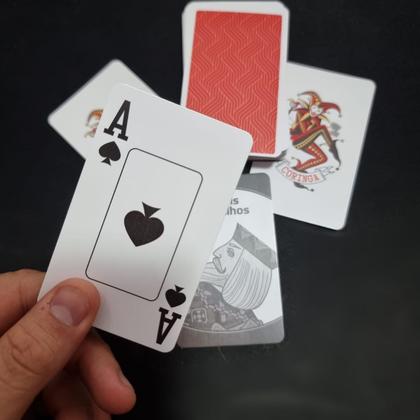 Imagem de Mágica Com Cartas Jogo Baralho 56 Cartas Mágico Profissional