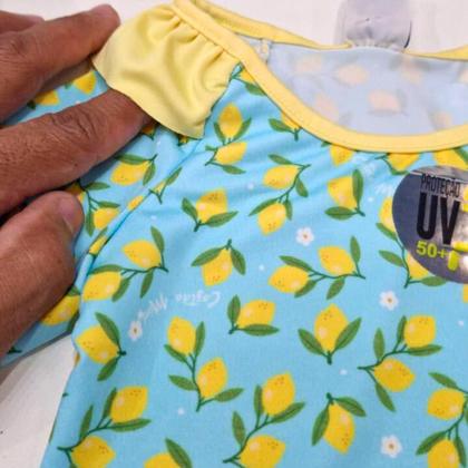 Imagem de Maiô Bebê Manga Longa Proteção UV 50 Com Chapéu Limão