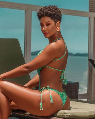 Imagem de Maiô Feminino Engana Mamãe Cropped com Bojo Estampado e Calcinha com Amara Lateral