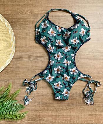 Imagem de Maiô Feminino Engana Mamãe Cropped com Bojo Estampado e Calcinha com Amara Lateral