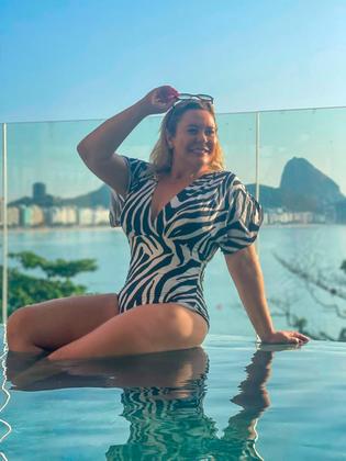 Imagem de Maiô Manga Ampla Resort Exotic