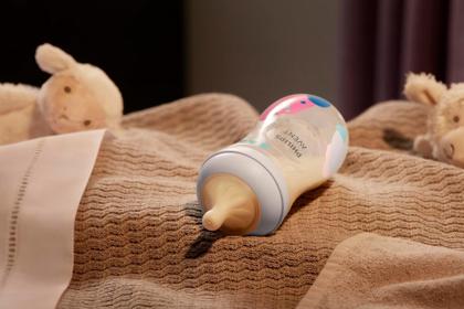 Imagem de Mamadeira Petala Anticolica 3.0 PPSU 260ML Decorada Philips AVENT SCY943/01