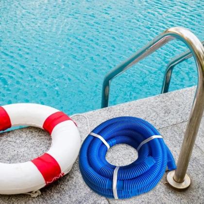 Imagem de Mangueira 06 Metros Flexível Flutuante de 1.½ polegada (38 mm de diâmetro) para Limpeza de Piscinas