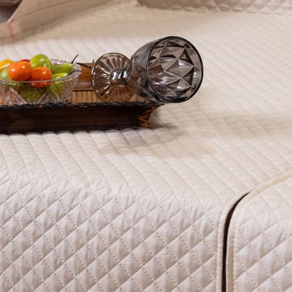 Imagem de Manta Impermeável para Sofá Retrátil e Reclinável 3 Lugares 2,40 Metros Com Bolso Lateral e Elástico