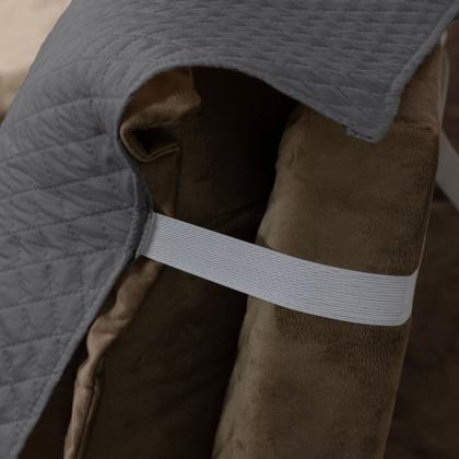 Imagem de MANTA IMPERMEÁVEL PARA SOFÁ RETRÁTIL E RECLINÁVEL DOIS LUGARES DE 1,10m COM PORTA COPOS