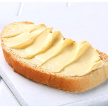 Imagem de Manteiga De Leite 100% Pura Com Sal - 2 Potes Com 500g