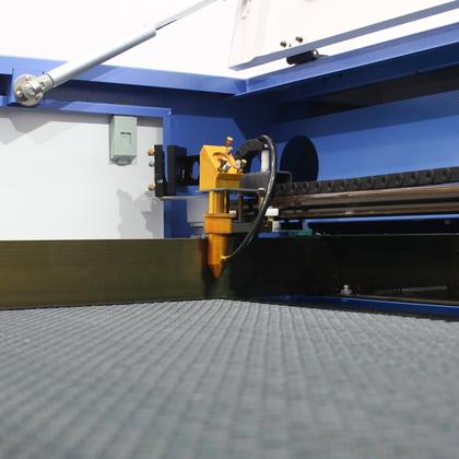 Imagem de Máquina CNC Router Laser Corte e Gravação Sensor Fluxo de Água 90x60cm 100w Mesa Fixa