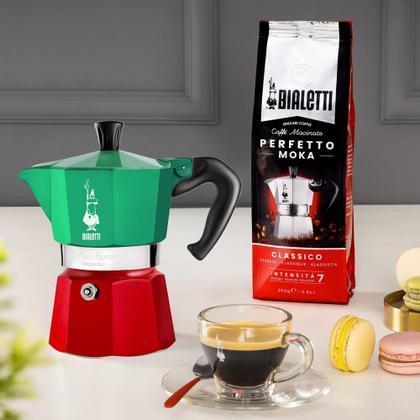 Imagem de Máquina de café expresso para fogão Bialetti Moka Express Italia 270ml