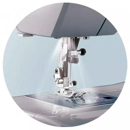 Imagem de Máquina de Costura Elgin Genius Plus JX 4035 31 Pontos 220V