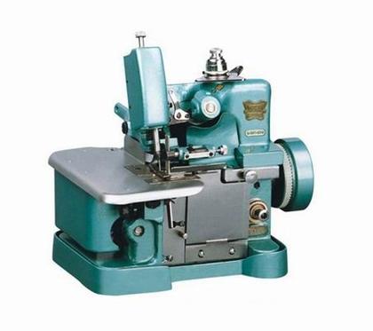 Imagem de Máquina de Costura Overlock Semi-Industrial c/ Mesa e Motor Acoplado, Ponto Corrente, 1 Agulha, 3 Fios, Transp. Simples, Lubrif. Manual, GN1-6D