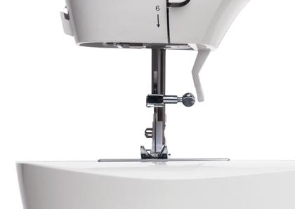 Imagem de Máquina de Costura Portátil Singer M1605 6 Pontos