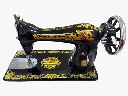 Imagem de Máquina de costura reta Doméstica Pretinha+base+Motor 220v