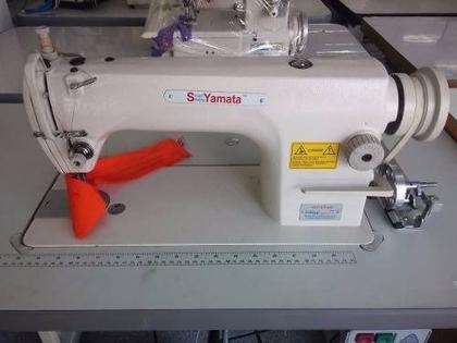 Imagem de Máquina  De Costura Reta Industrial Yamata Nova+brinde