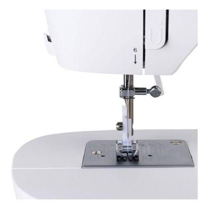 Imagem de Máquina De Costura Singer M1605 Com 6 Pontos E Caseado De 4 Passos Branco 127 V