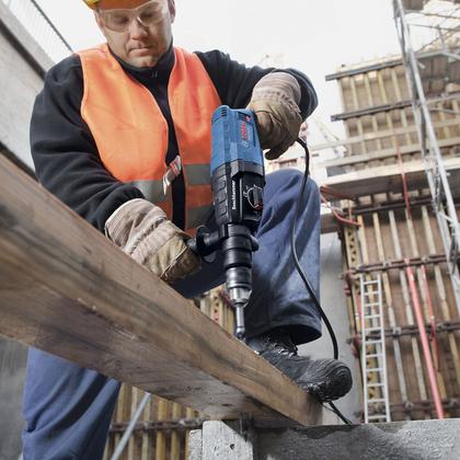 Imagem de Martelete Perfurador Rompedor 820W 220V SDS Plus 2,7J + Kit 5 Brocas Videa GBH 2-24D BRO Bosch