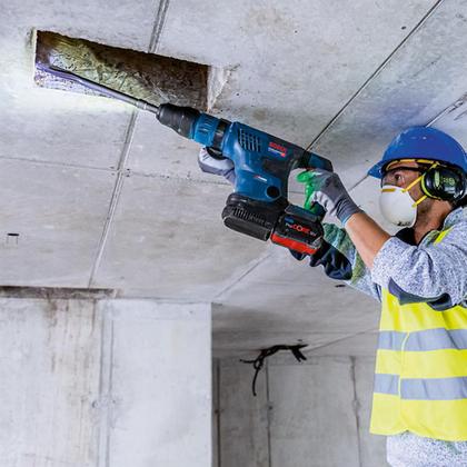 Imagem de Martelete SDS-Max Perfurador Rompedor à Bateria 18V BITURBO Brushless sem Bateria GBH 18V-36C BOSCH