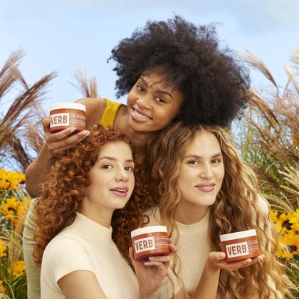 Imagem de Máscara capilar VERB Curl Defining 192ml nutre e define os cachos