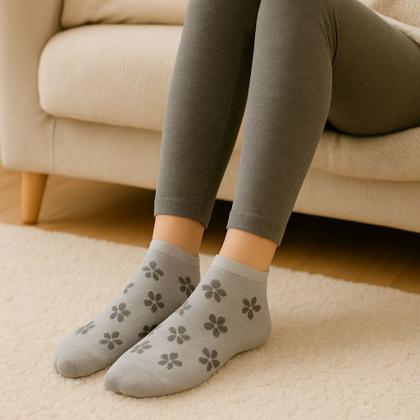 Imagem de Meias kit com 12 pares sortidas femininas curta soquete