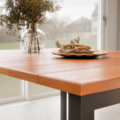 Imagem de Mesa Austria 120x85 Retangular Em Madeira De Eucalipto Com Pés de Ferro