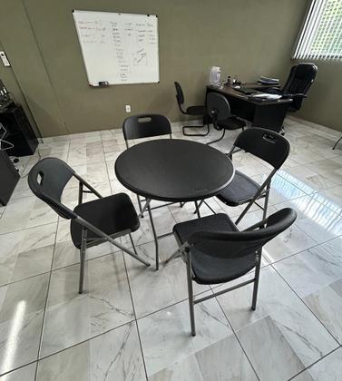 Imagem de Mesa Cor Preta Dobrável Redonda VGHome 80cm