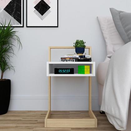 Imagem de Mesa de apoio lateral na cor branca com detalhe amadeirado