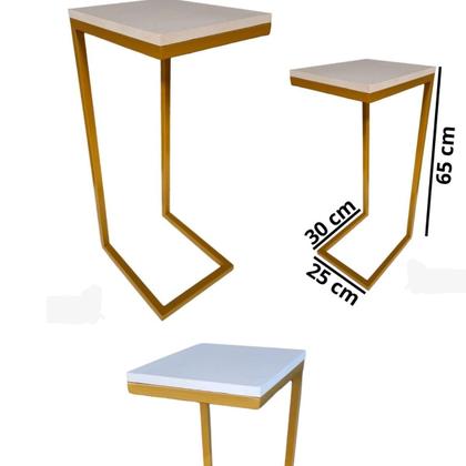 Imagem de Mesa de Apoio Lateral Para Sofá Industrial Dourado Com Tampo Branco