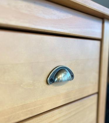 Imagem de Mesa de Cabeceira 3 Gavetas Topázio 100% Madeira Maciça para Quarto