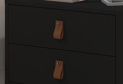 Imagem de mesa de cabeceira estilo industrial com puxador em couro estilo europeu