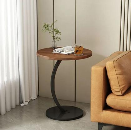 Imagem de Mesa De Canto Compacta Para Sofás E Poltronas Com Design Moderno Estável